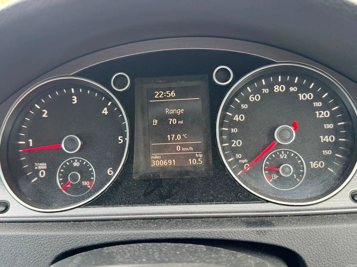 Car - Image 6