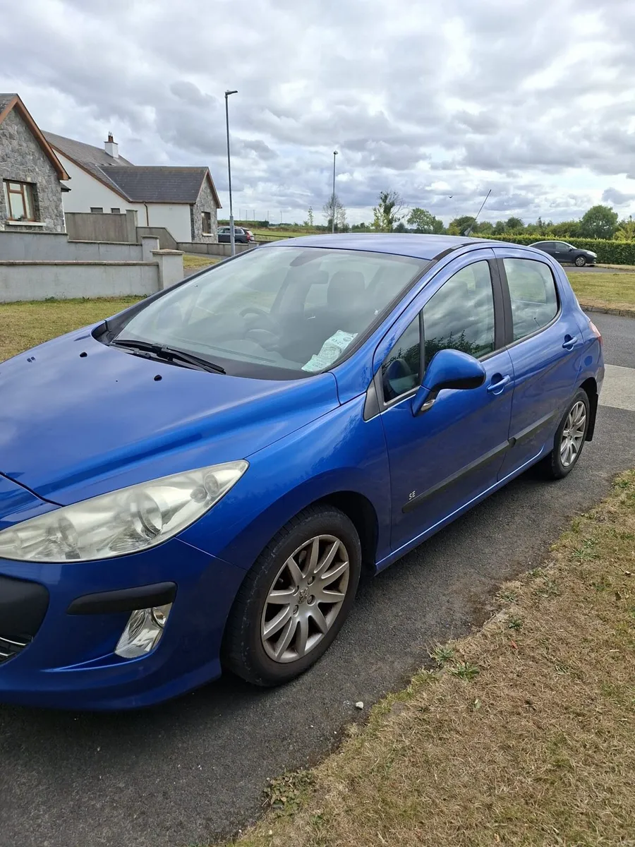Peugeot 308 1.6 diesel for sale 2010 very clean - Image 2