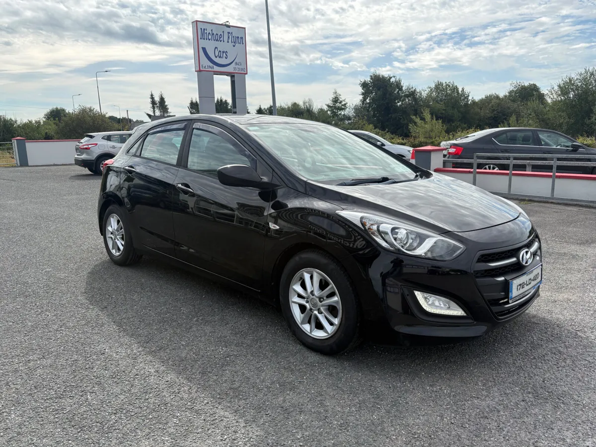 Hyundai i30 Deluxe 1.6Dsl 5dr 172 - Image 5