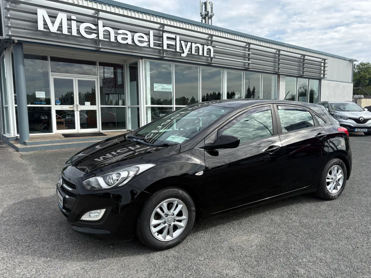 Hyundai i30 Deluxe 1.6Dsl 5dr 172 - Image 1