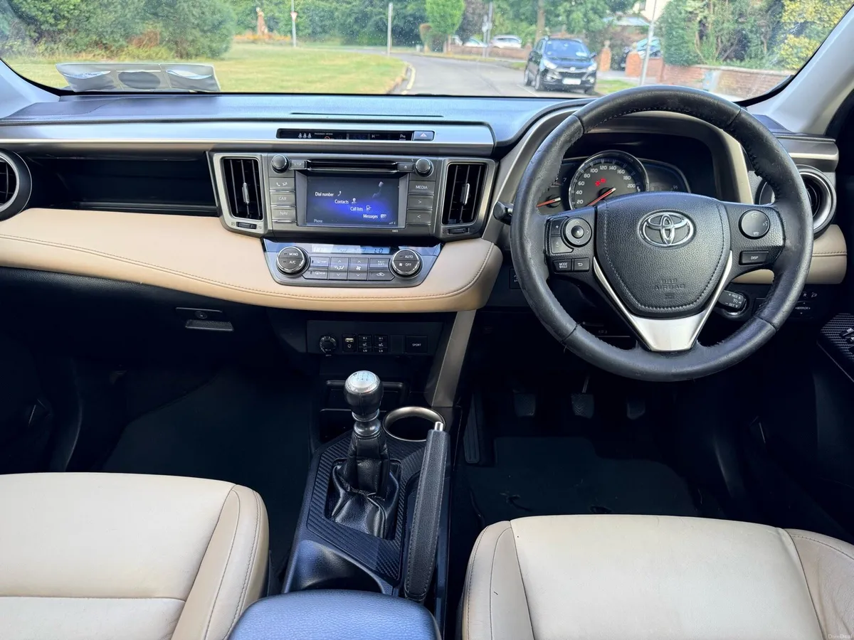 Toyota RAV4 2.0 D-4D 4WD SOL - Image 6