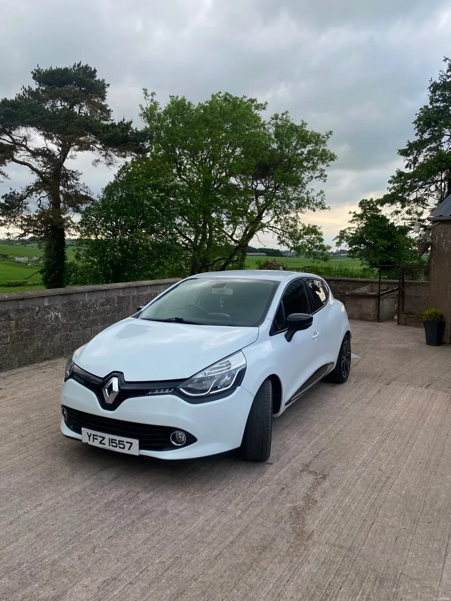 Renault Clio 2015 - Image 1
