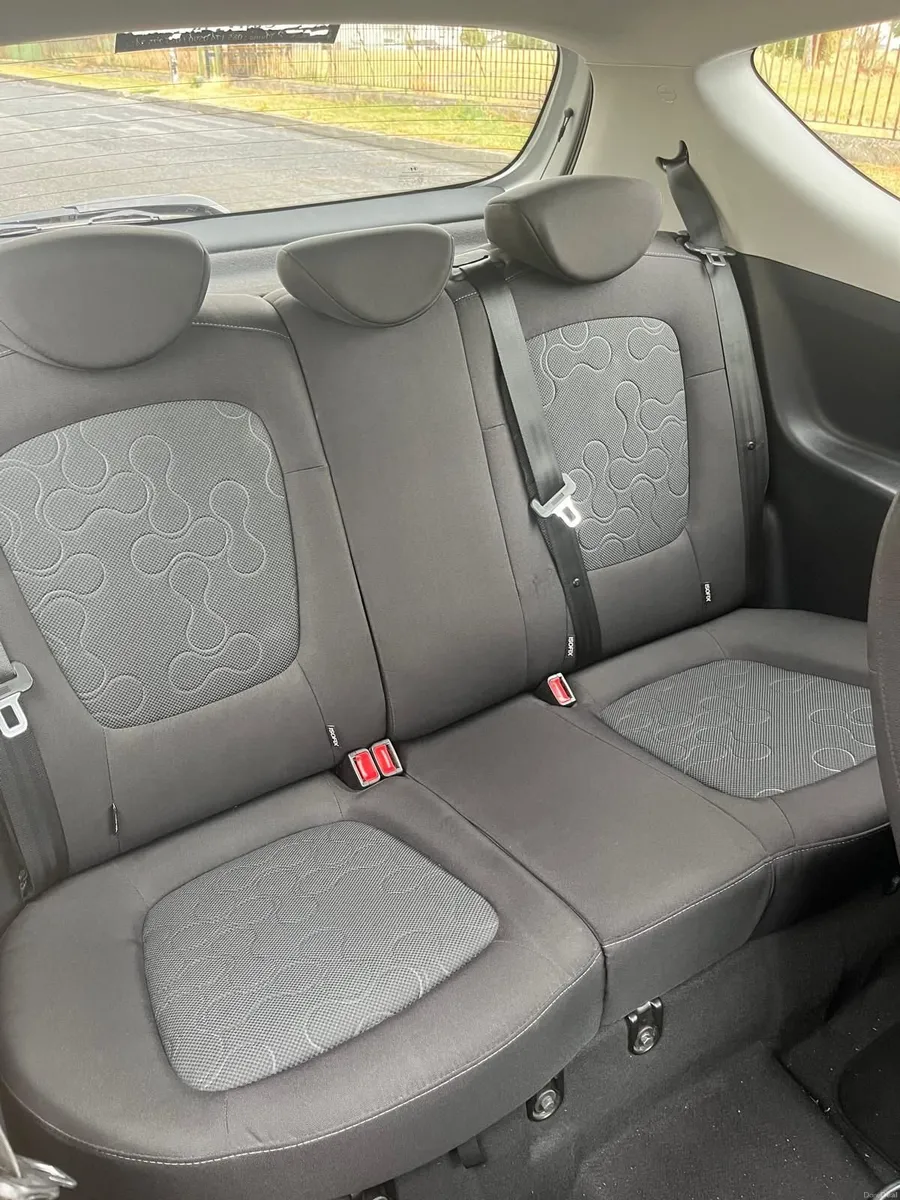Hyundai i20 2011 - Image 2