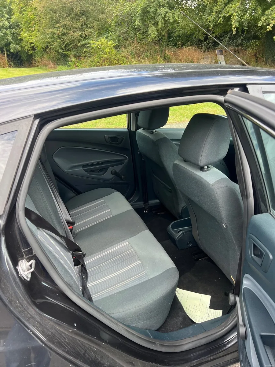 Ford Fiesta 2009 - Image 2
