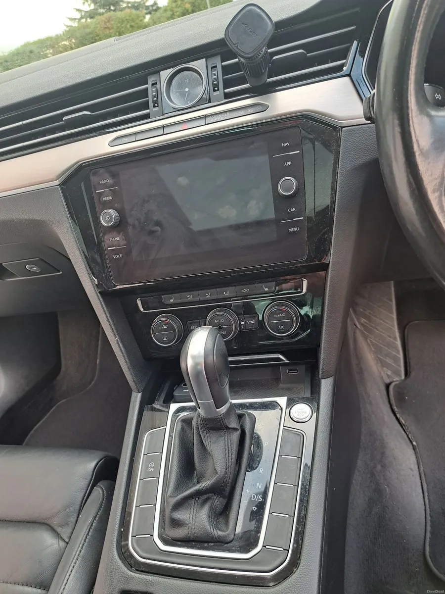 Volkswagen Passat 2017 (172) Auto R-Line 2.0 TDI - Image 2