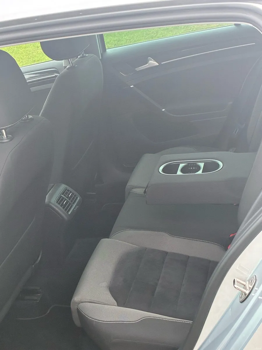 162 VW Golf 1.6 TDI Highline - Image 6