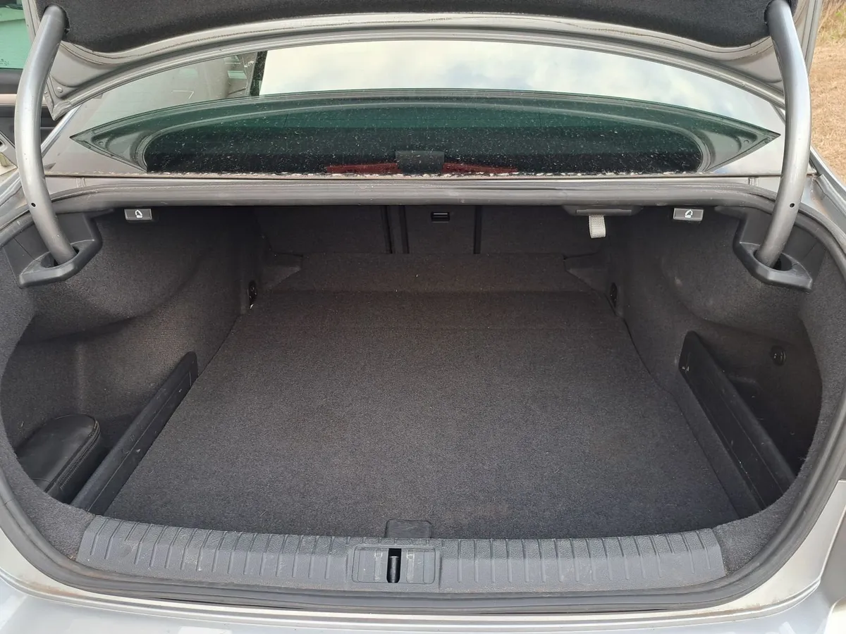 Volkswagen Passat 2017 (172) Auto R-Line 2.0 TDI - Image 6