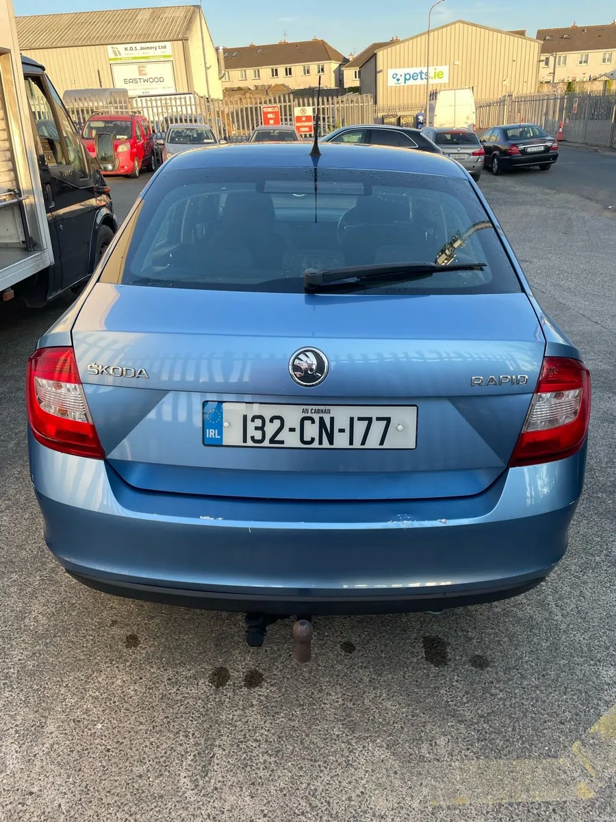 Skoda Rapid 2013 - Image 2