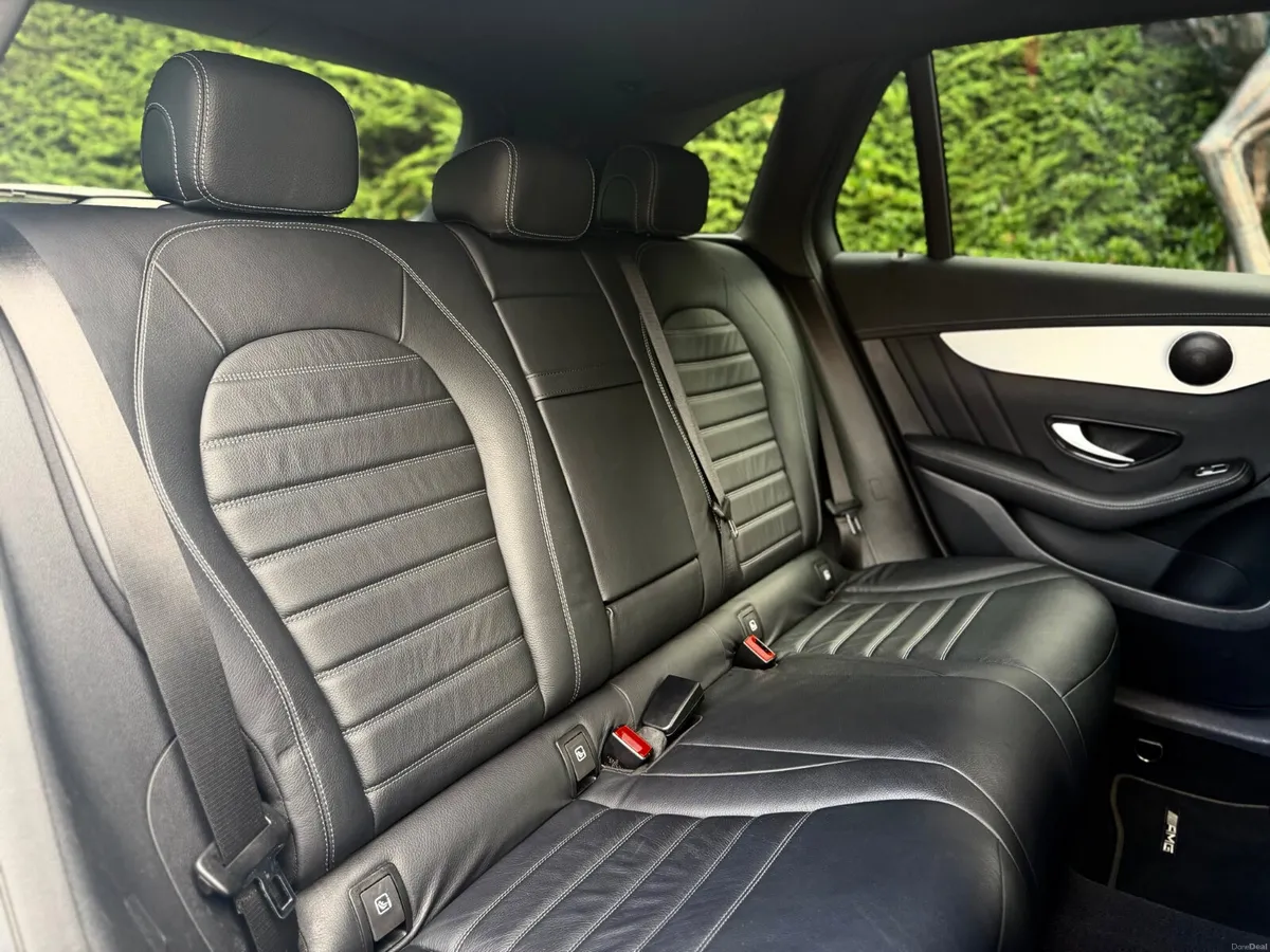 Mercedes-Benz GLC 2022 AMG SPEC 4 MATIC - Image 5