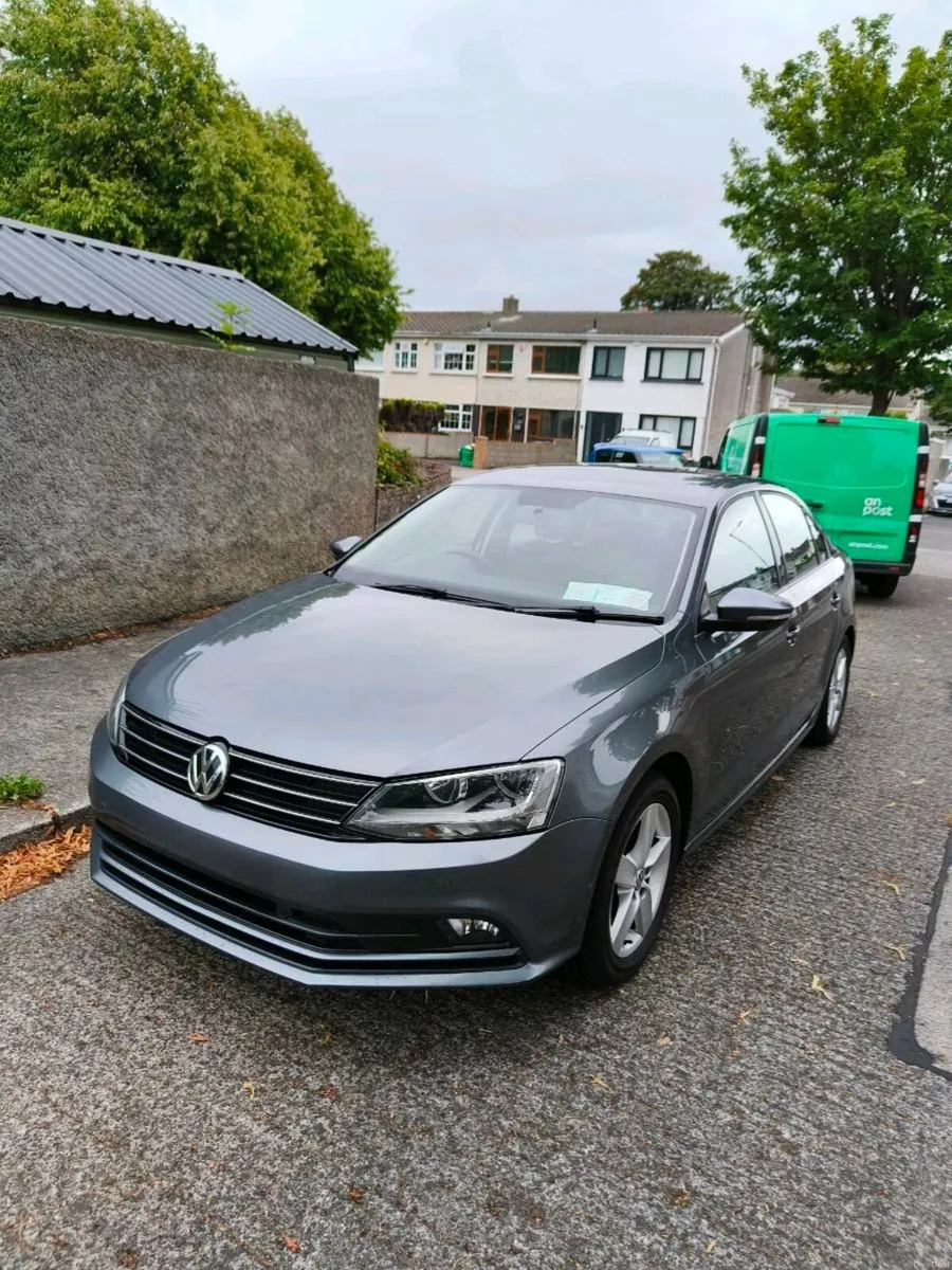 2015 Volkswagen Jetta - Image 2
