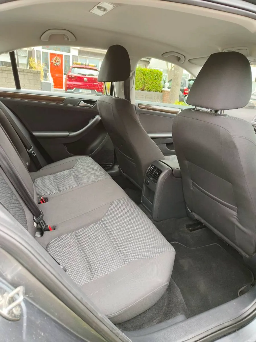 2015 Volkswagen Jetta - Image 4