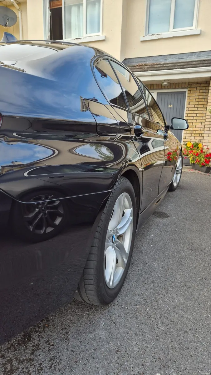 BMW 5-Series 2016 - Image 4
