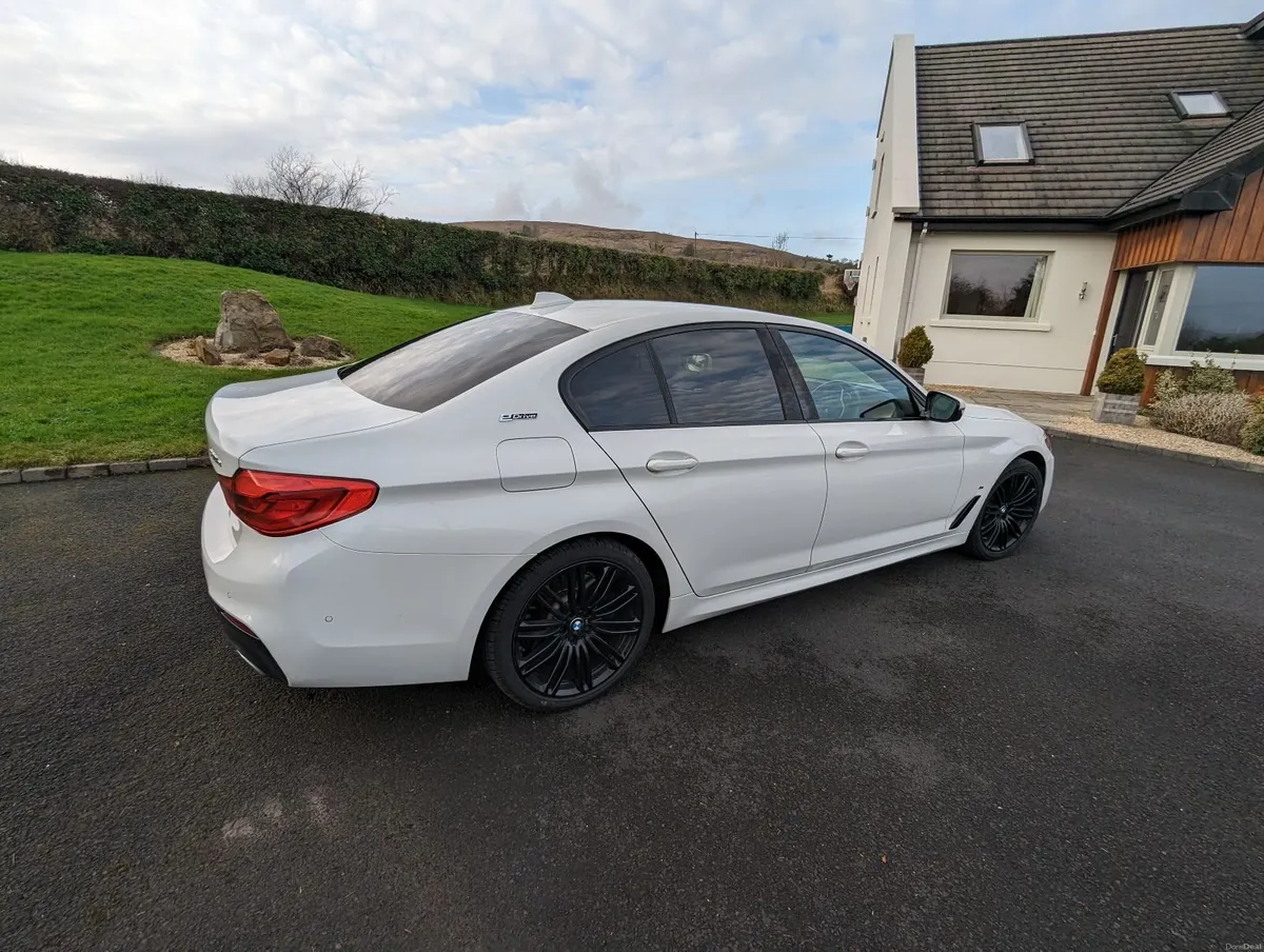 BMW 5-Series 2019 - Image 3