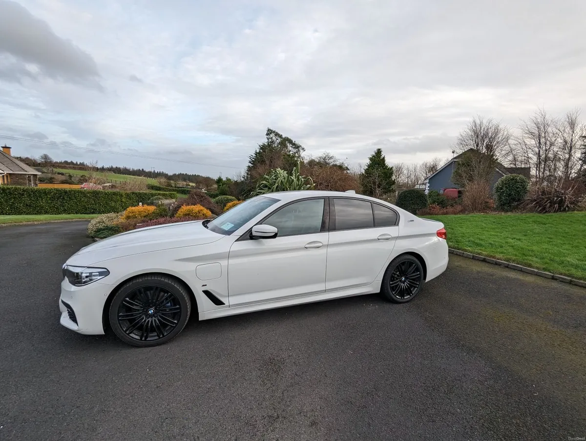 BMW 5-Series 2019 - Image 5