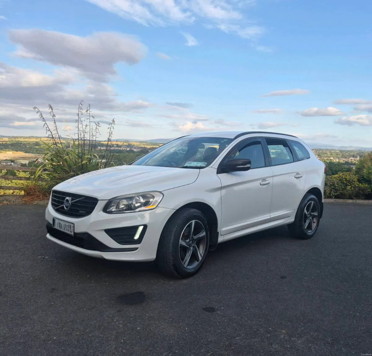 Volvo xc60 R design - Image 1