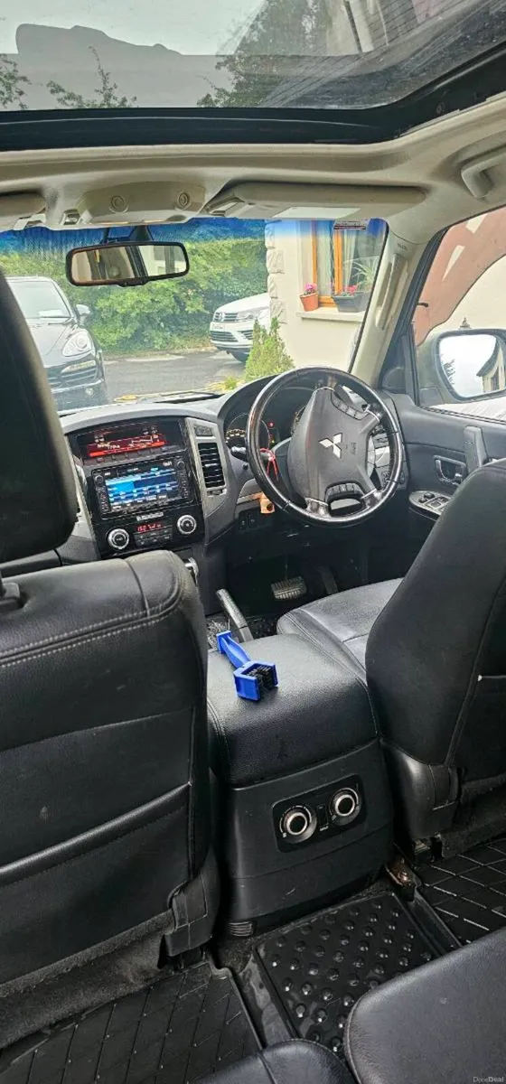 Mitsubishin Pajero - Image 6
