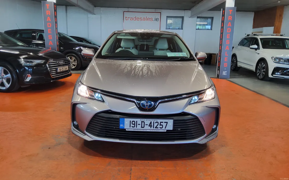 Toyota Corolla 2019 - Image 2
