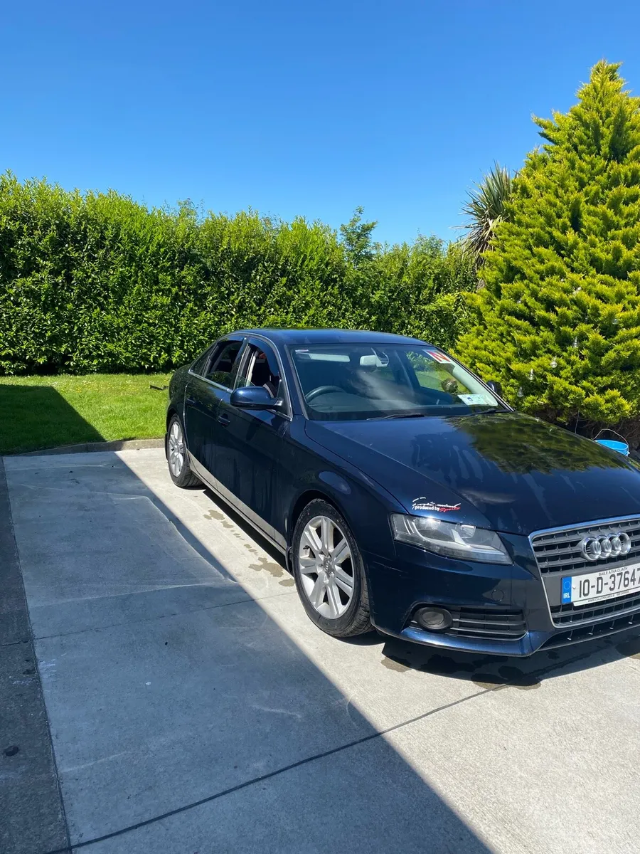 Audi A4 2010 - Image 2