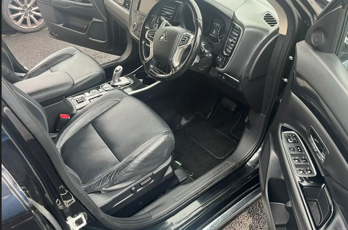 Mitsubishi Outlander 2017 - Image 4