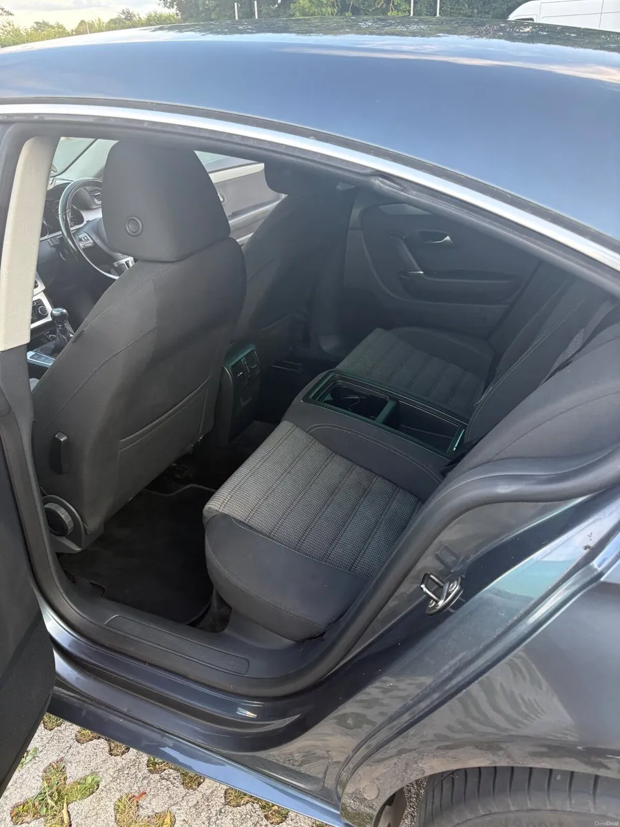 Volkswagen Passat 2009 - Image 4