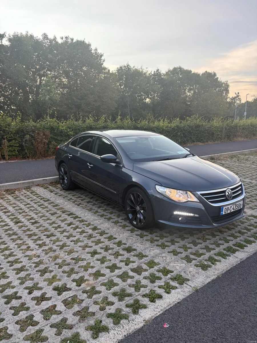 Volkswagen Passat 2009 - Image 1