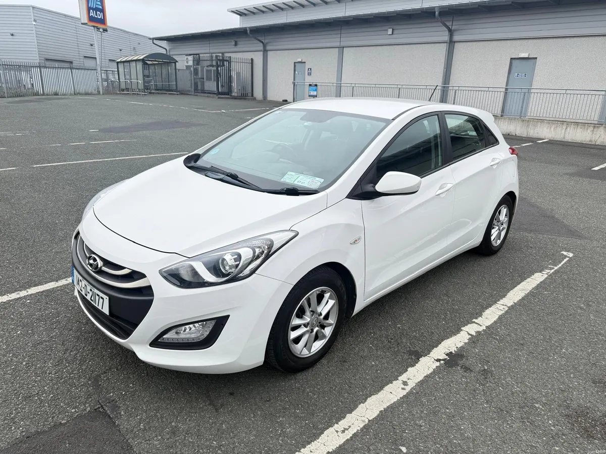 HYUNDAI i30 - Image 2