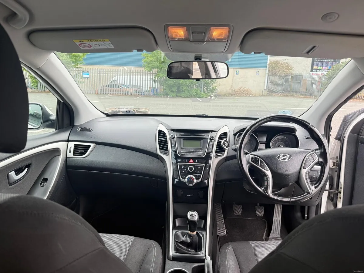 HYUNDAI i30 - Image 4