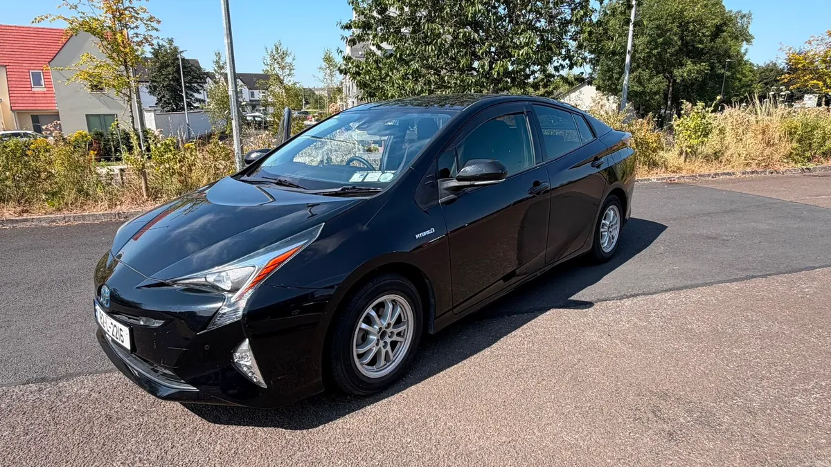 Toyota Prius 2018 - Image 1