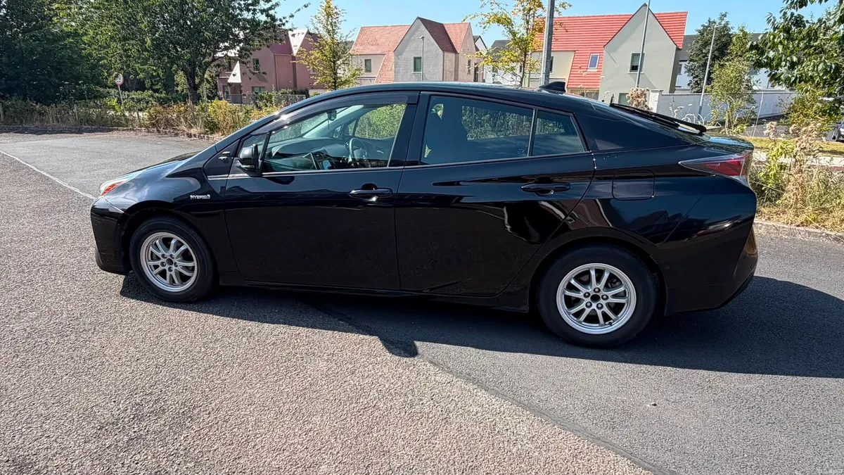 Toyota Prius 2018 - Image 3