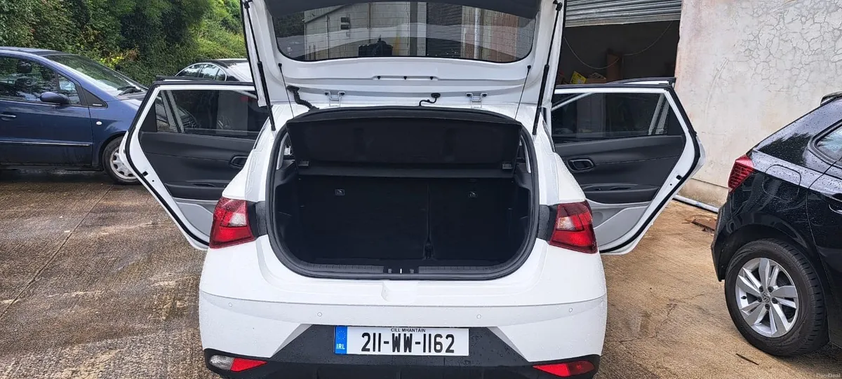 Car - Image 3