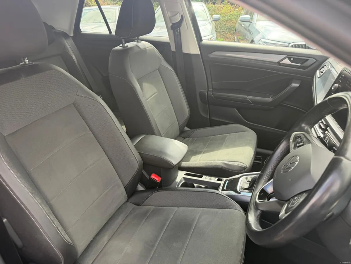 Volkswagen T-Roc STYLE 1.5 TSI D7F 150HP  AUTO - Image 4