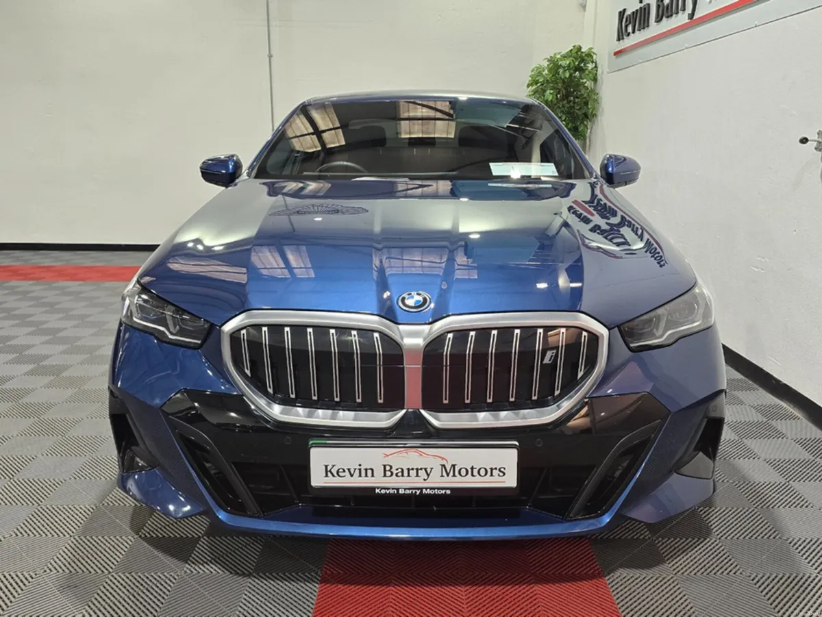 BMW i5 EDRIVE40 M SPORT AUTOMATIC - Image 2