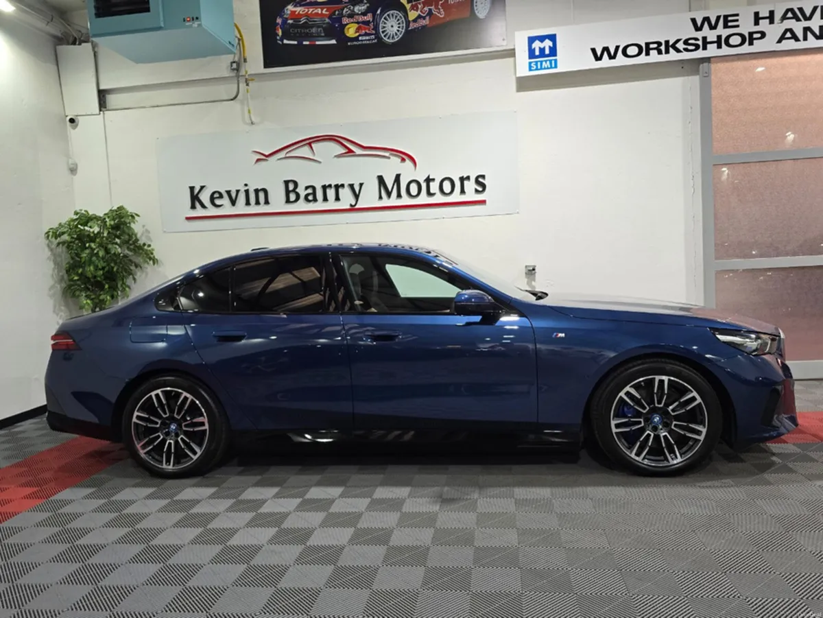 BMW i5 EDRIVE40 M SPORT AUTOMATIC - Image 4