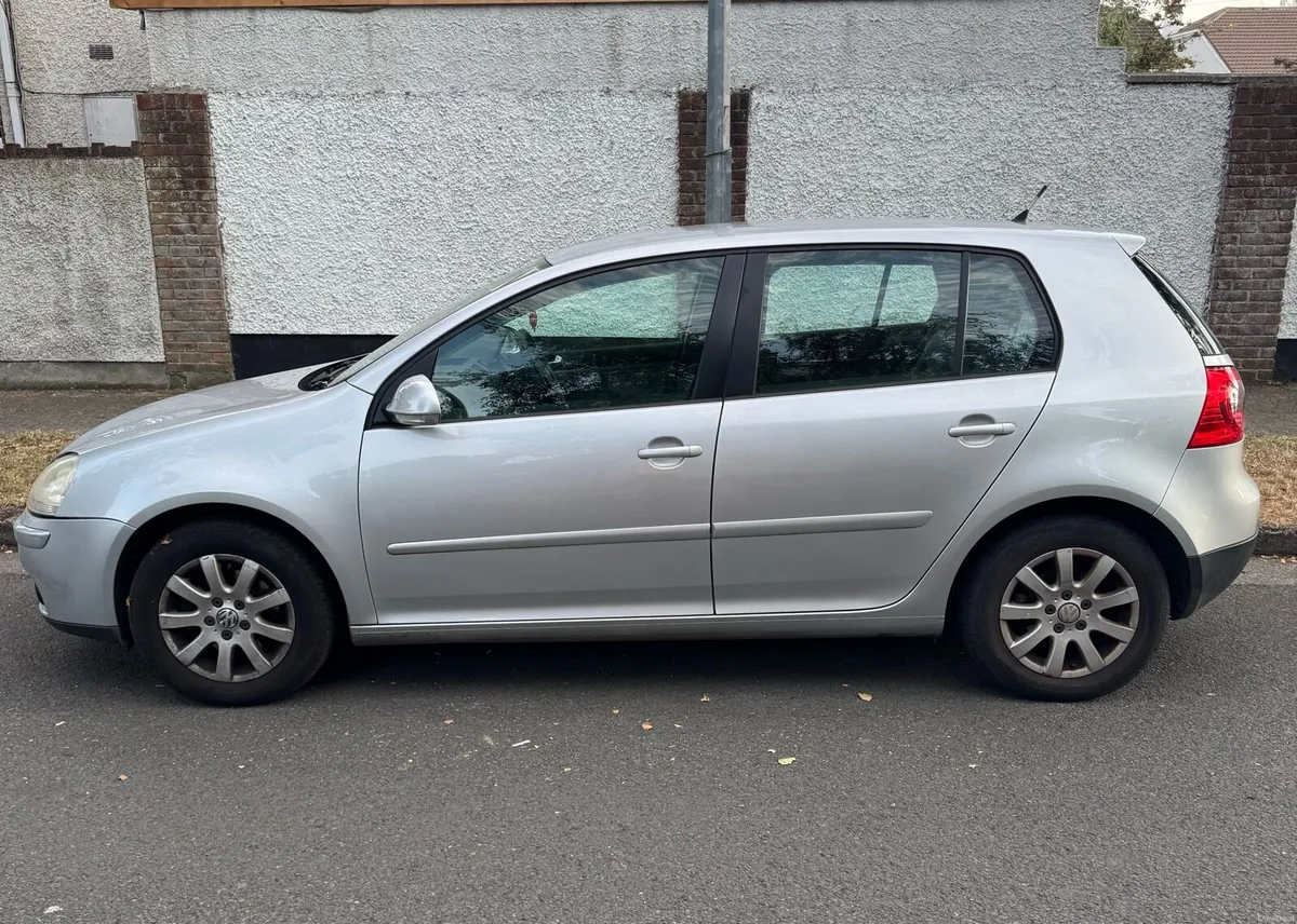 Volkswagen Golf 2007 1.6L petrol - Image 3