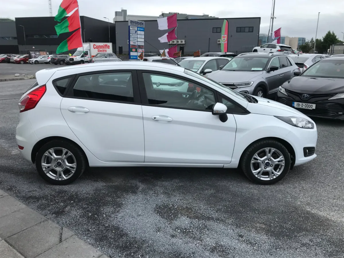 2016 Ford Fiesta **VERY LOW KMS** - Image 4