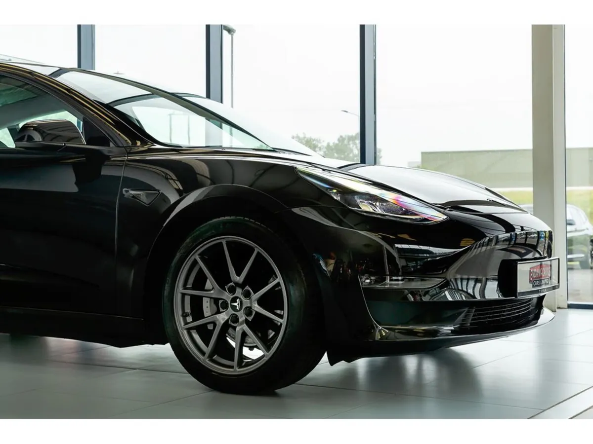 Tesla Model 3 LONG RANGE AWD - Image 4