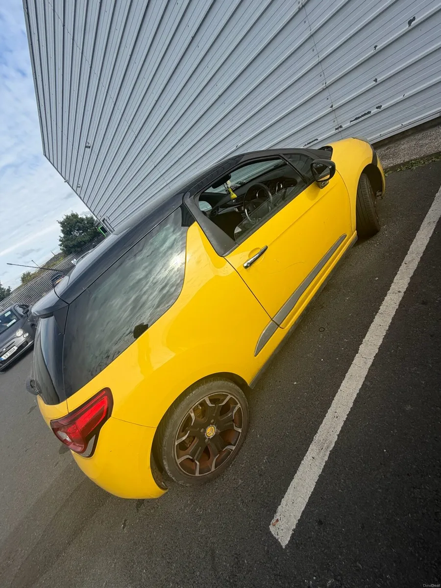 Car - Image 2