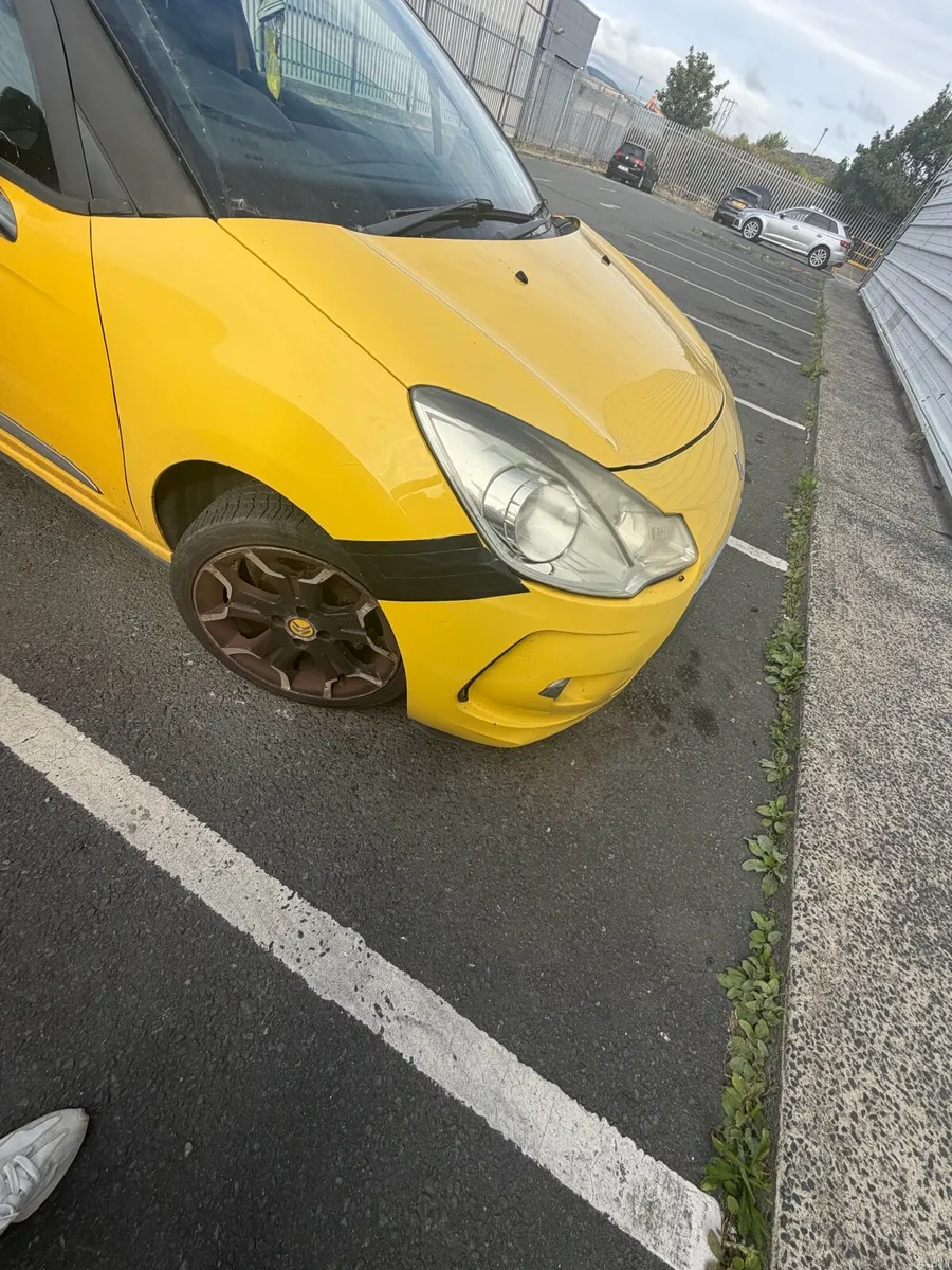 Car - Image 3