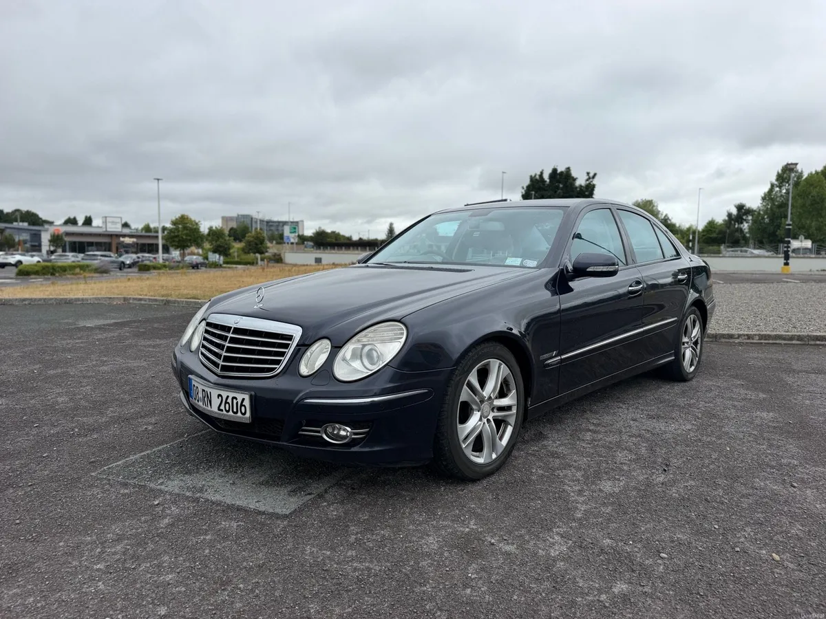 MERCEDES E220 AVANTGARDE AUTOMATIC - Image 1