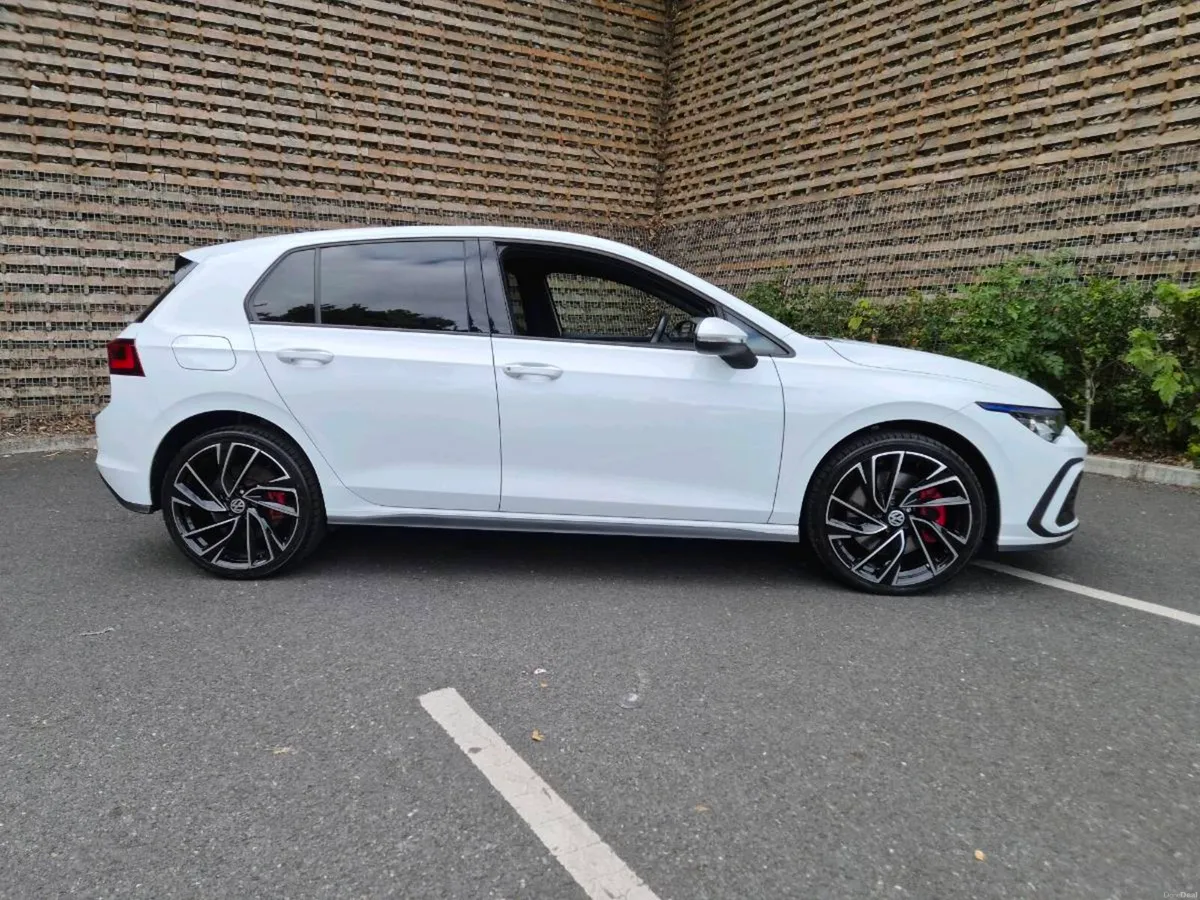 Volskwagen Golf GTE 1.4 petrol Hybrid plugin - Image 3