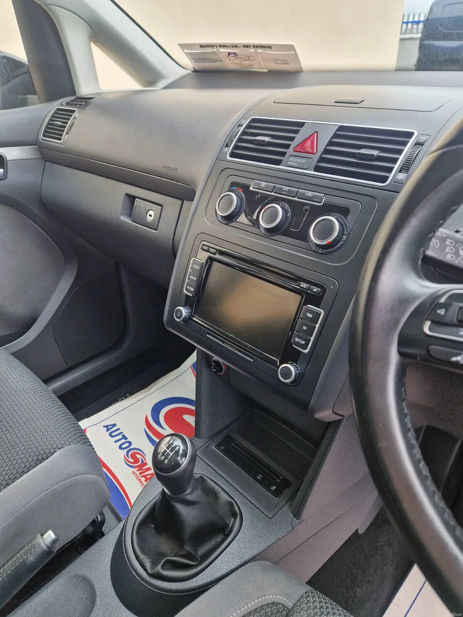 Volkswagen Touran 2015 - Image 6