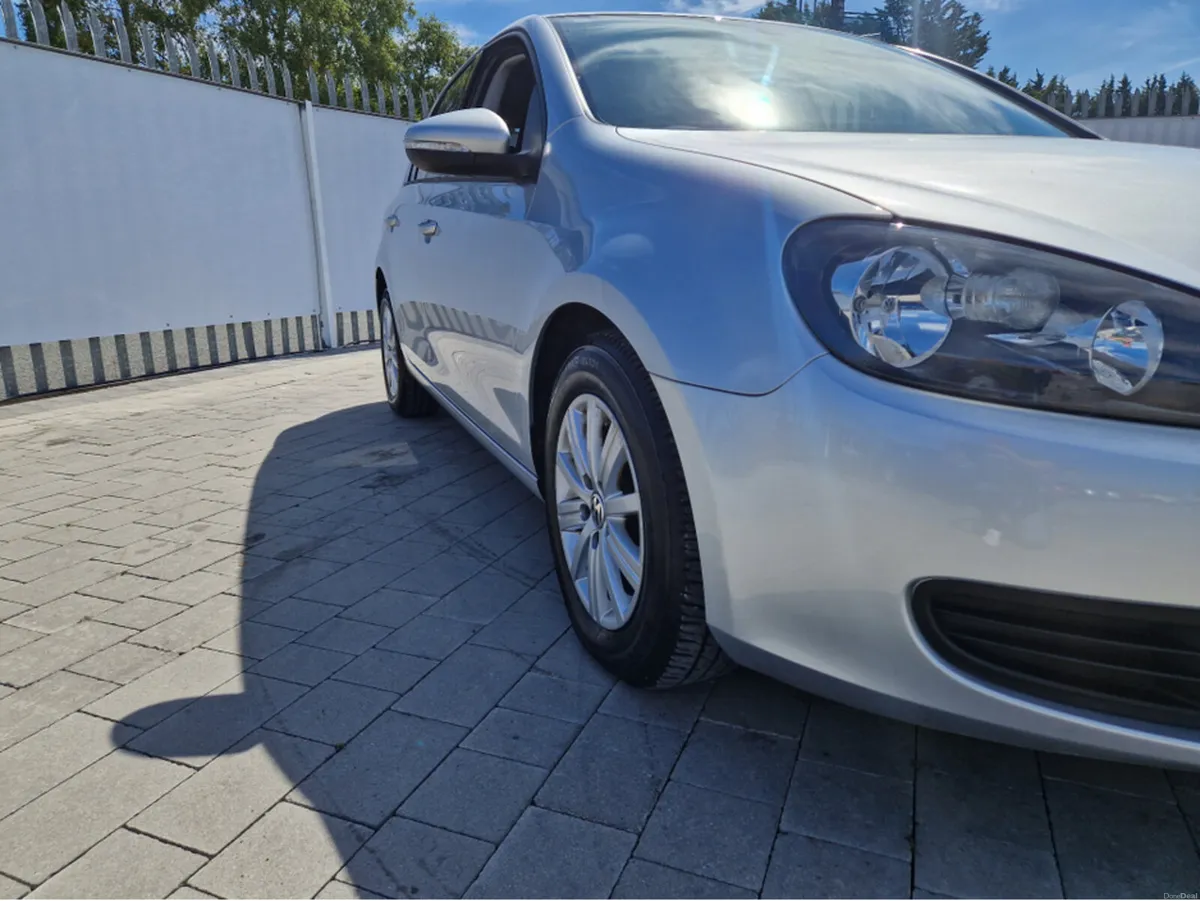Volkswagen Golf 1.2 PETROL AUTO - Image 2