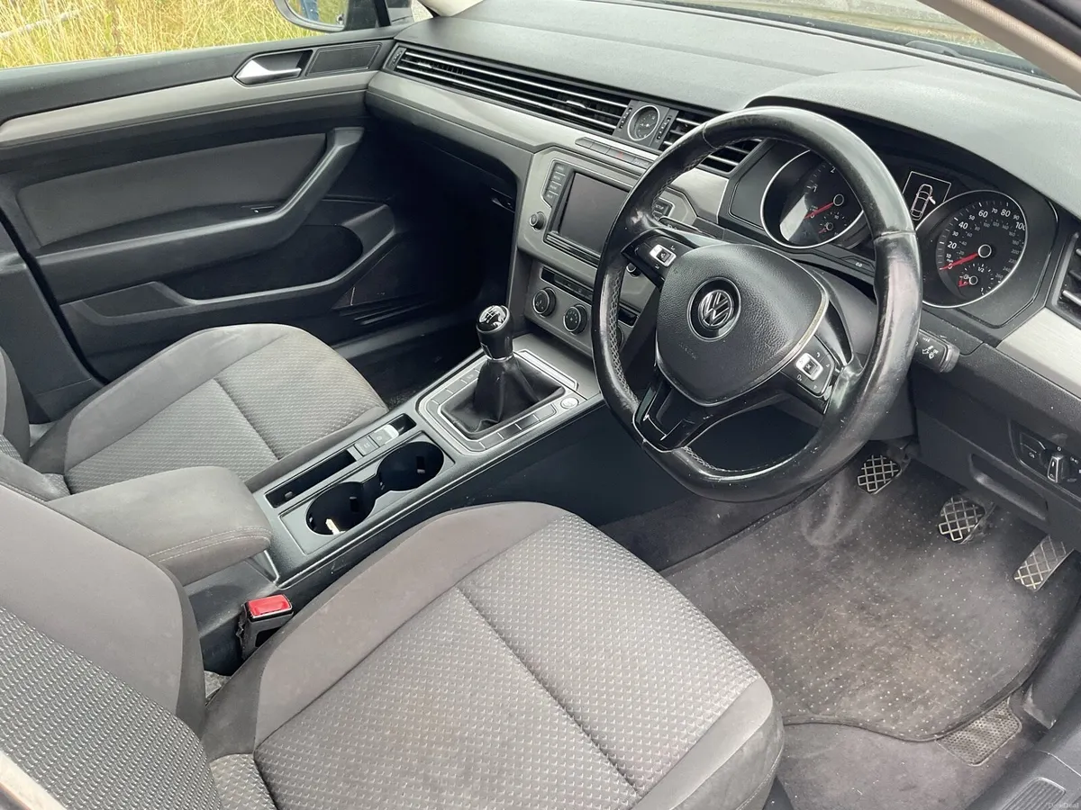 2015 Volkswagen Passat 2.0 L diesel - Image 6