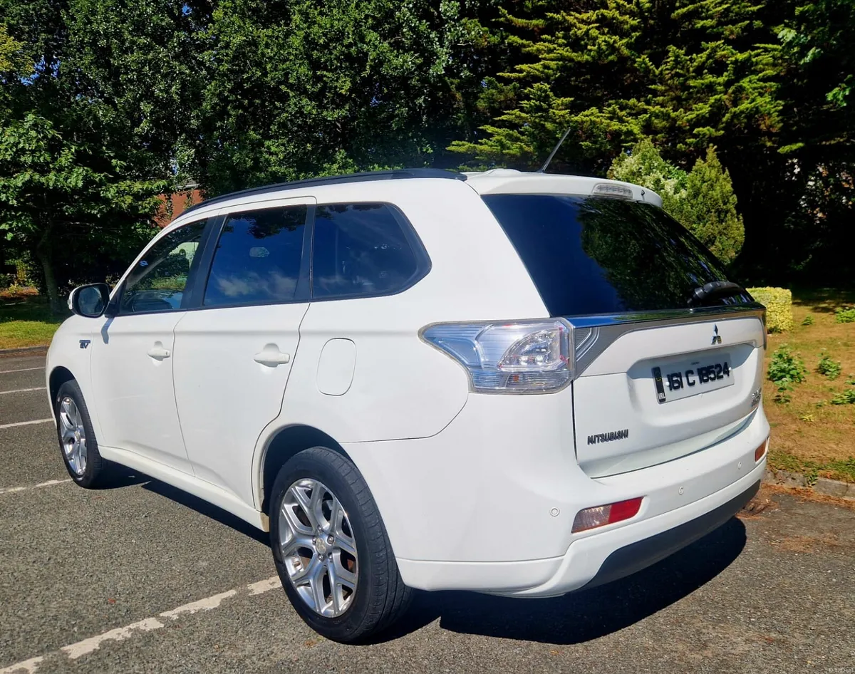 Mitsubishi PHEV - Image 6