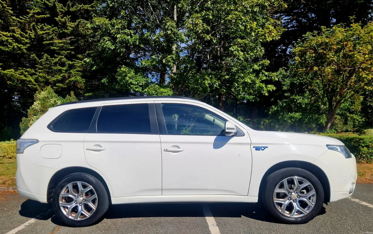 Mitsubishi PHEV - Image 4