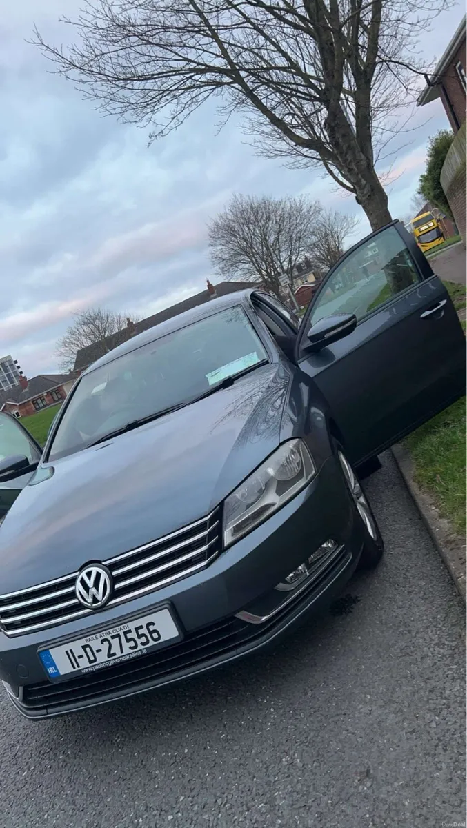 Volkswagen Passat 2011 - Image 3