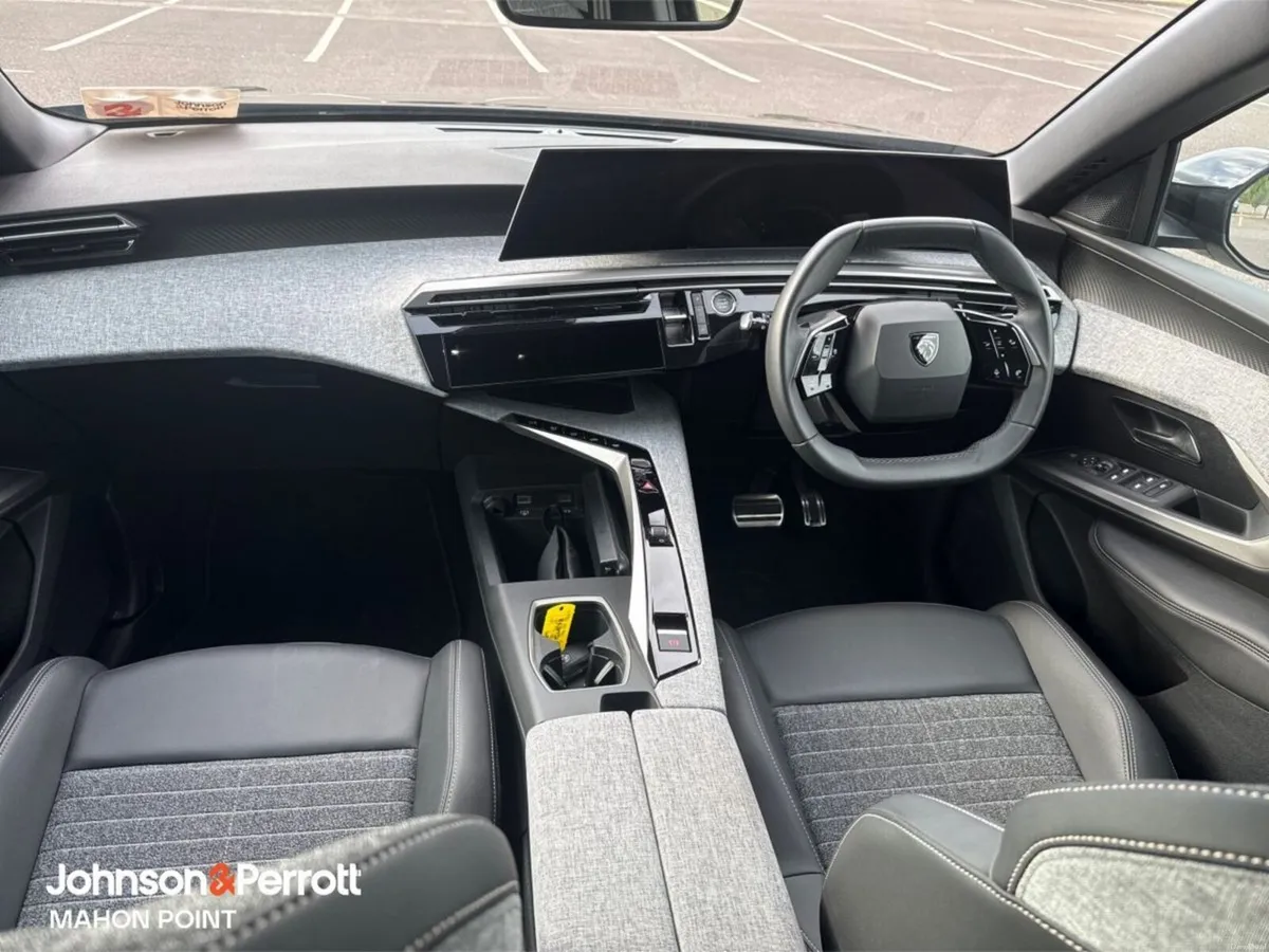 Peugeot 5008 1.2 MHEV 145bhp E-DCS6 Allure - Image 4