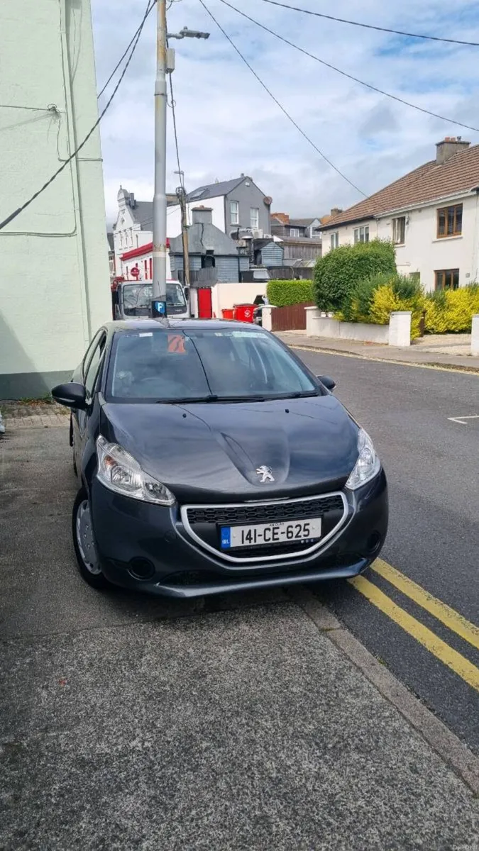 PEUGOT 208 - Image 1