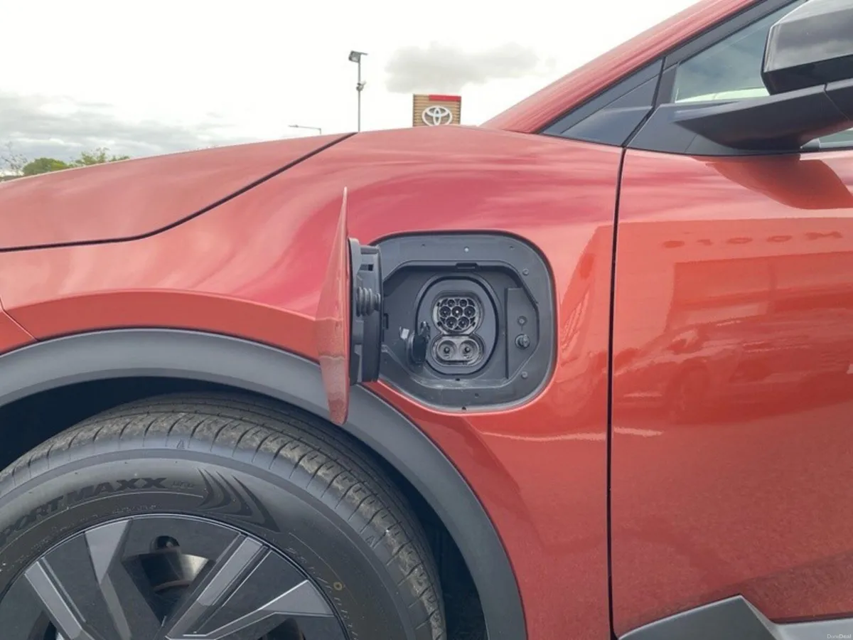 Toyota C-HR FULLY ELECTRIC - C-HR+ Sport - Image 6