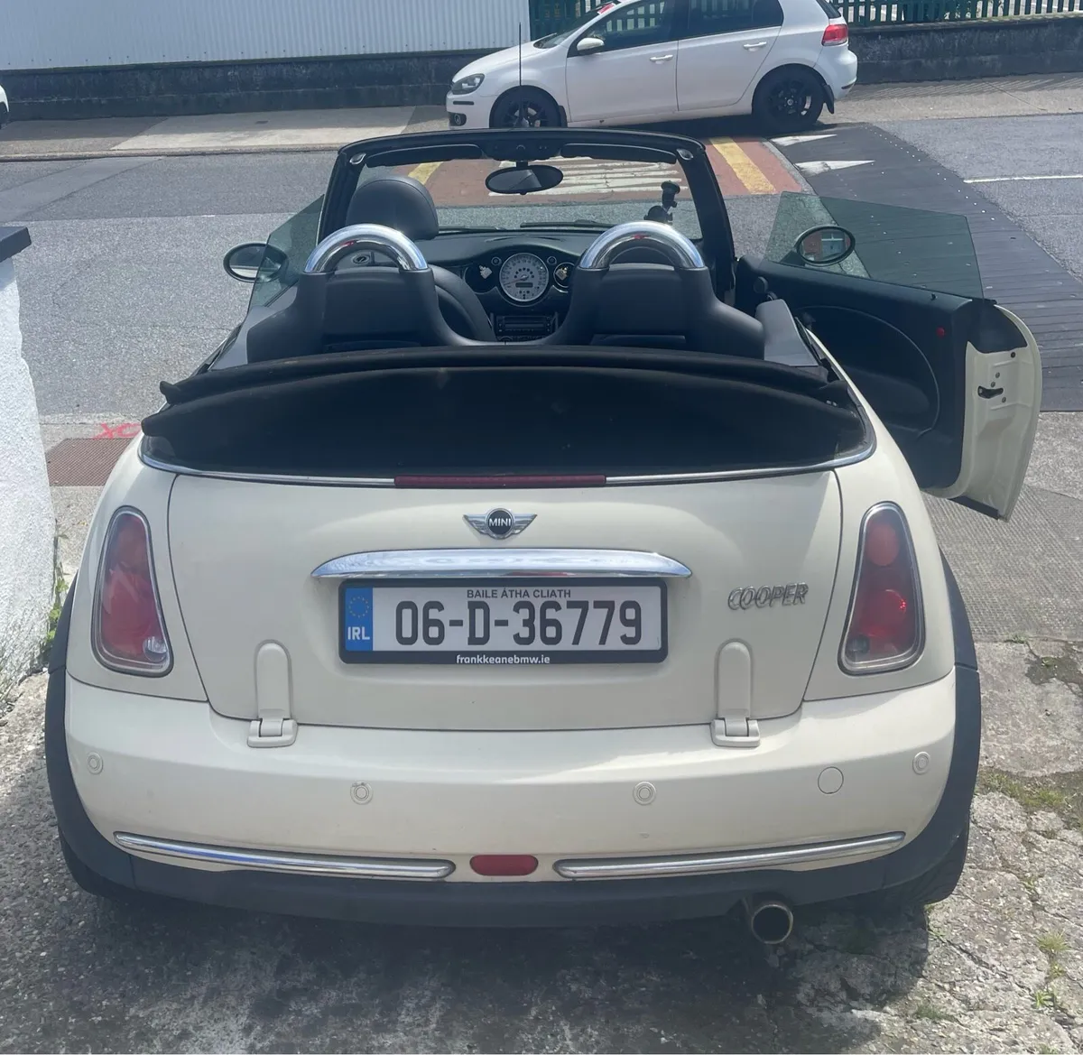 Mini Cooper Convertible Taxed & Tested 1.6L P 06 - Image 3